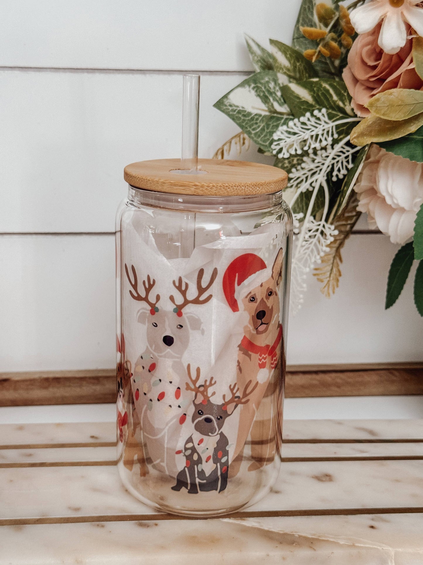 Christmas Dogs 16oz Glass Cup with Bamboo Lid: Clear